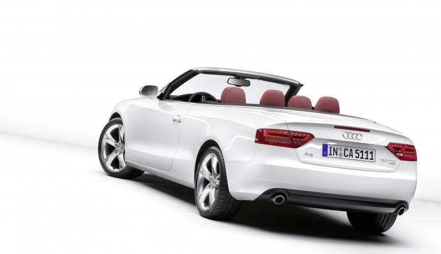  Audi A5 Cabriolet 3.0 TDI 2009 года  (фото 2 из 72)